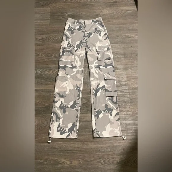 New Camouflage Cargo Pants Size XS - Picture 7 of 7